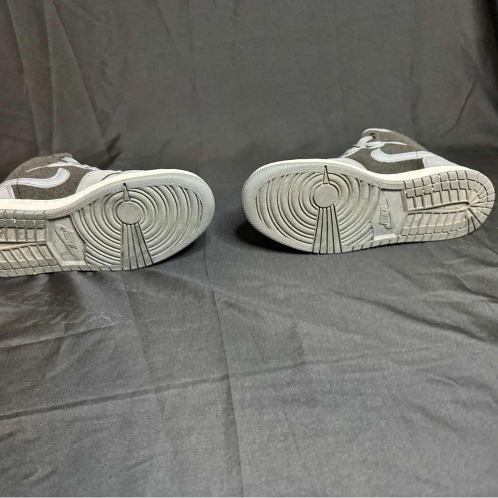 Jordan Kids Sneakers in Gray and Black with Pink Details - Picture 9 of 10